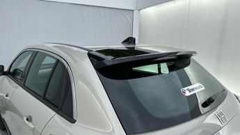 Fiat 600 1.2 MHEV SUV 5dr Petrol Hybrid e-DCT Euro 6 (s/s) (100 ps)