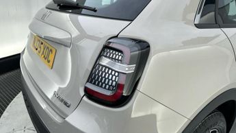 Fiat 600 1.2 MHEV SUV 5dr Petrol Hybrid e-DCT Euro 6 (s/s) (100 ps)