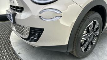Fiat 600 1.2 MHEV SUV 5dr Petrol Hybrid e-DCT Euro 6 (s/s) (100 ps)