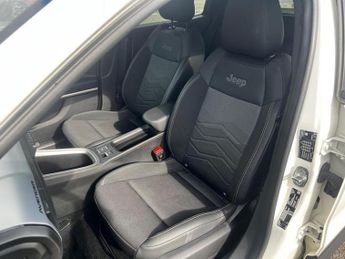 Jeep Avenger 54kWh e-Summit Auto 5dr