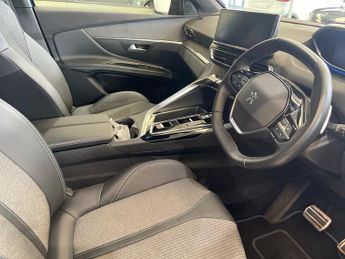 Peugeot 3008 1.2 PureTech Allure Premium+ 5dr EAT8
