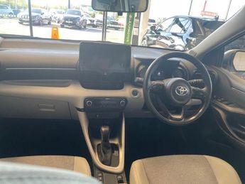 Toyota Yaris 1.5 Hybrid Excel 5dr CVT
