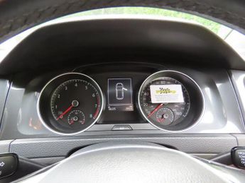 Volkswagen Golf 1.0 TSI BlueMotion Tech SE Hatchback 5dr Petrol DSG Euro 6 (s/s)