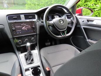 Volkswagen Golf 1.0 TSI BlueMotion Tech SE Hatchback 5dr Petrol DSG Euro 6 (s/s)