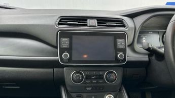Nissan Leaf 40kWh Acenta Hatchback 5dr Electric Auto (150 ps)
