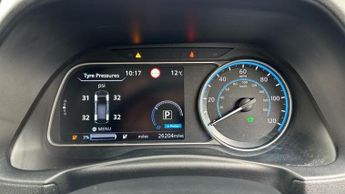 Nissan Leaf 40kWh Acenta Hatchback 5dr Electric Auto (150 ps)