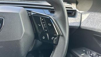 Peugeot E-3008 73kWh Allure SUV 5dr Electric Auto (210 ps)