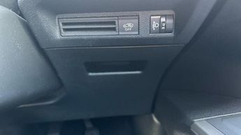 Peugeot E-3008 73kWh Allure SUV 5dr Electric Auto (210 ps)