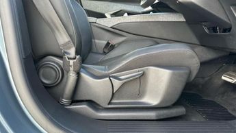 Peugeot E-3008 73kWh Allure SUV 5dr Electric Auto (210 ps)