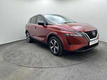 Nissan Qashqai 1.3 DiG-T MH N-Connecta [Glass Roof] 5dr