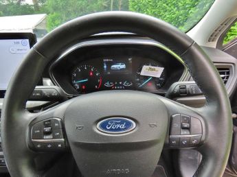 Ford Focus 1.0T EcoBoost MHEV Titanium Hatchback 5dr Petrol Hybrid DCT Euro