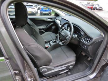 Ford Focus 1.0T EcoBoost MHEV Titanium Hatchback 5dr Petrol Hybrid DCT Euro