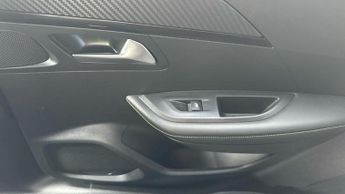 Peugeot E-2008 54kWh GT SUV 5dr Electric Auto (7kW Charger) (156 ps)
