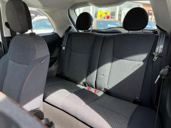 Fiat 500e 42kWh Icon Hatchback 3dr Electric Auto (118 ps)