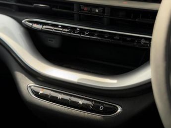 Fiat 500e 42kWh Icon Hatchback 3dr Electric Auto (118 ps)