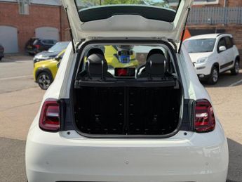 Fiat 500e 42kWh Icon Hatchback 3dr Electric Auto (118 ps)