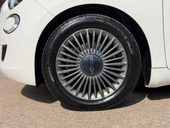 Fiat 500e 42kWh Icon Hatchback 3dr Electric Auto (118 ps)