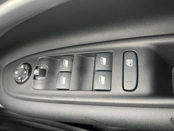 Jeep Avenger 54kWh e-Summit Auto 5dr