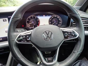 Volkswagen Touareg 3.0 TSI V6 Black Edition Tiptronic 4Motion Euro 6 (s/s) 5dr