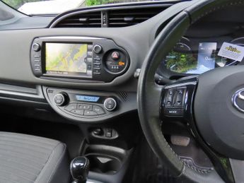 Toyota Yaris 1.5 VVT-h Icon Hatchback 5dr Petrol Hybrid E-CVT Euro 6 (s/s) (1
