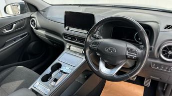 Hyundai KONA 64kWh Premium SUV 5dr Electric Auto (10.5kW Charger) (204 ps)