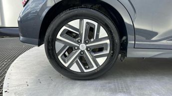Hyundai KONA 64kWh Premium SUV 5dr Electric Auto (10.5kW Charger) (204 ps)
