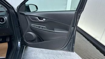 Hyundai KONA 64kWh Premium SUV 5dr Electric Auto (10.5kW Charger) (204 ps)
