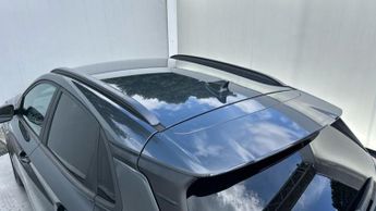 Hyundai KONA 64kWh Premium SUV 5dr Electric Auto (10.5kW Charger) (204 ps)