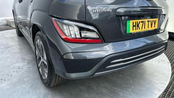 Hyundai KONA 64kWh Premium SUV 5dr Electric Auto (10.5kW Charger) (204 ps)