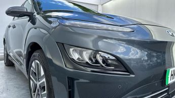 Hyundai KONA 64kWh Premium SUV 5dr Electric Auto (10.5kW Charger) (204 ps)