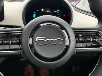 Fiat 500e 42kWh La Prima Hatchback 3dr Electric Auto (118 ps)
