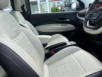 Fiat 500e 42kWh La Prima Hatchback 3dr Electric Auto (118 ps)