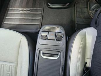 Fiat 500e 42kWh La Prima Hatchback 3dr Electric Auto (118 ps)