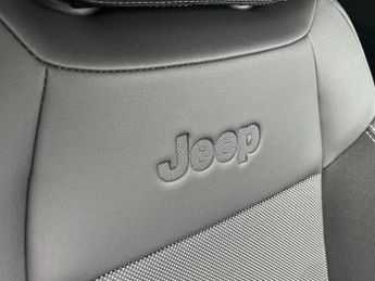 Jeep Avenger 1.2 e-Hybrid Summit e-DCT Euro 6 (s/s) 5dr