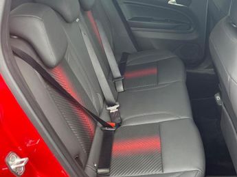 Alfa Romeo Junior 54kWh Elettrica Speciale Auto 5dr