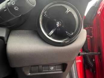 Alfa Romeo Junior 54kWh Elettrica Speciale Auto 5dr