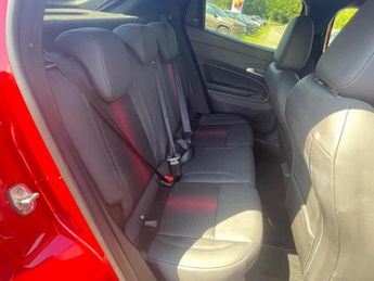 Alfa Romeo Junior 54kWh Elettrica Veloce Auto 5dr