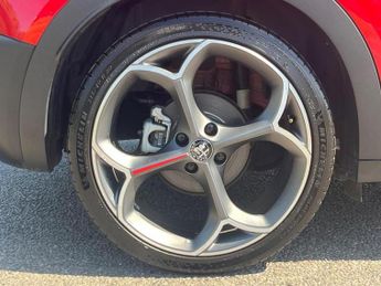 Alfa Romeo Junior 54kWh Elettrica Veloce Auto 5dr