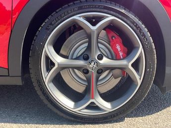 Alfa Romeo Junior 54kWh Elettrica Veloce Auto 5dr