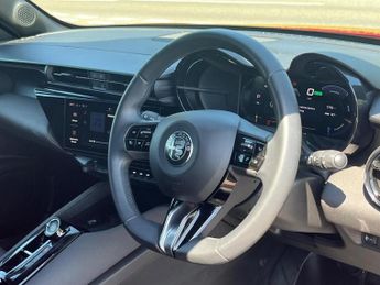 Alfa Romeo Junior 54kWh Elettrica Veloce Auto 5dr
