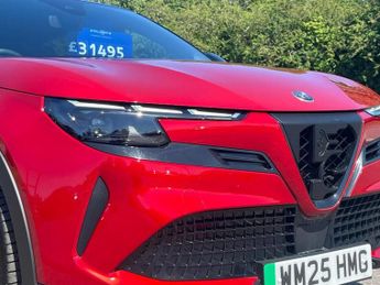 Alfa Romeo Junior 54kWh Elettrica Veloce Auto 5dr