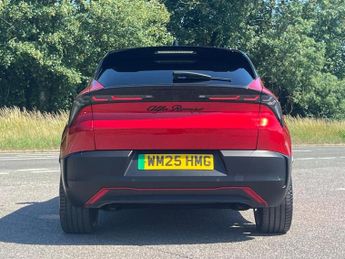 Alfa Romeo Junior 54kWh Elettrica Veloce Auto 5dr