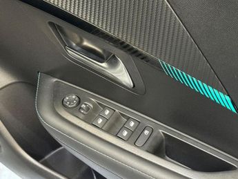 Peugeot 208 1.2 PureTech 130 Allure Premium + 5dr EAT8