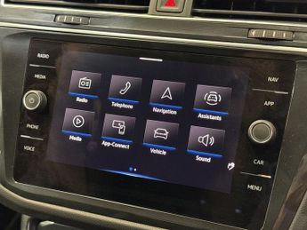 Volkswagen Tiguan 2.0 TDI R-Line Edition SUV 5dr Diesel DSG Euro 6 (s/s) (150 ps)