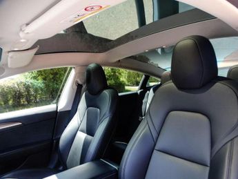 TESLA Model 3 Auto RWD 4dr