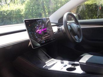 TESLA Model 3 Auto RWD 4dr