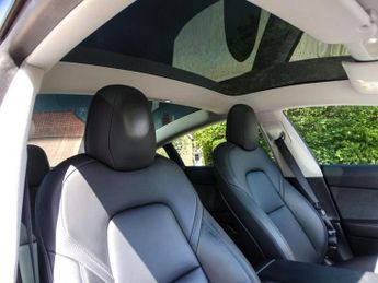 TESLA Model 3 Auto RWD 4dr
