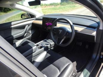 TESLA Model 3 Auto RWD 4dr