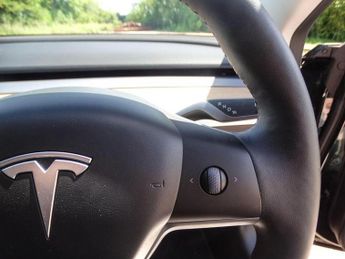 TESLA Model 3 Auto RWD 4dr