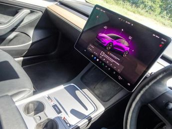 TESLA Model 3 Auto RWD 4dr